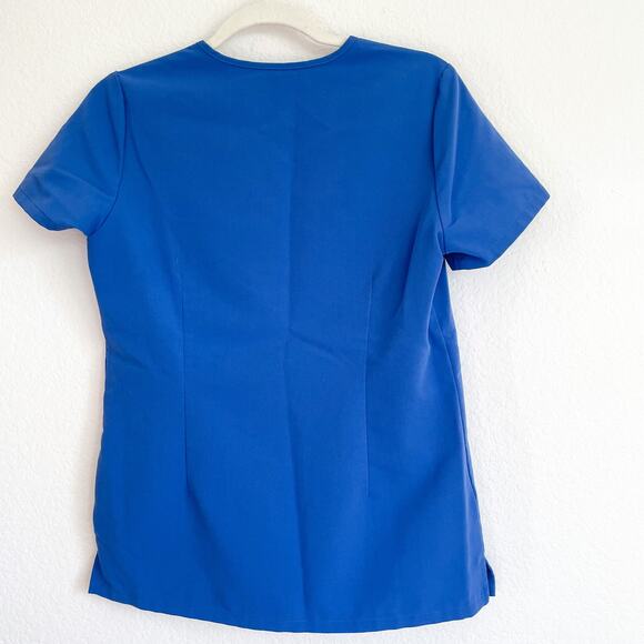 FIGS Denim Blue Casma Three Pocket Scrub Top - Picture 3 of 6